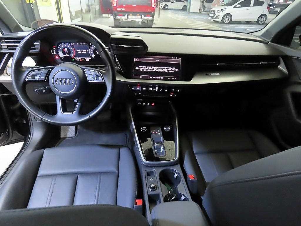 아우디 A3 A3(8Y) 40 TFSI 프리미엄 이미지 10