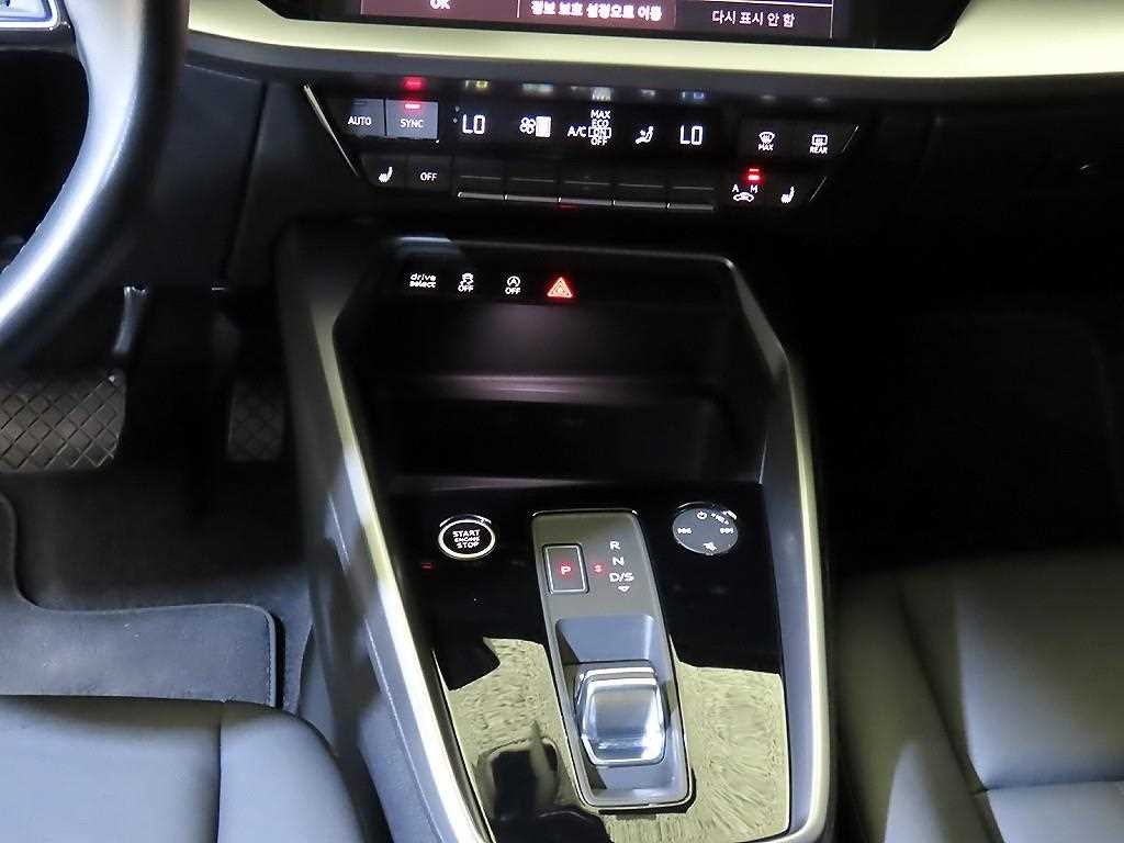아우디 A3 A3(8Y) 40 TFSI 프리미엄 이미지 12