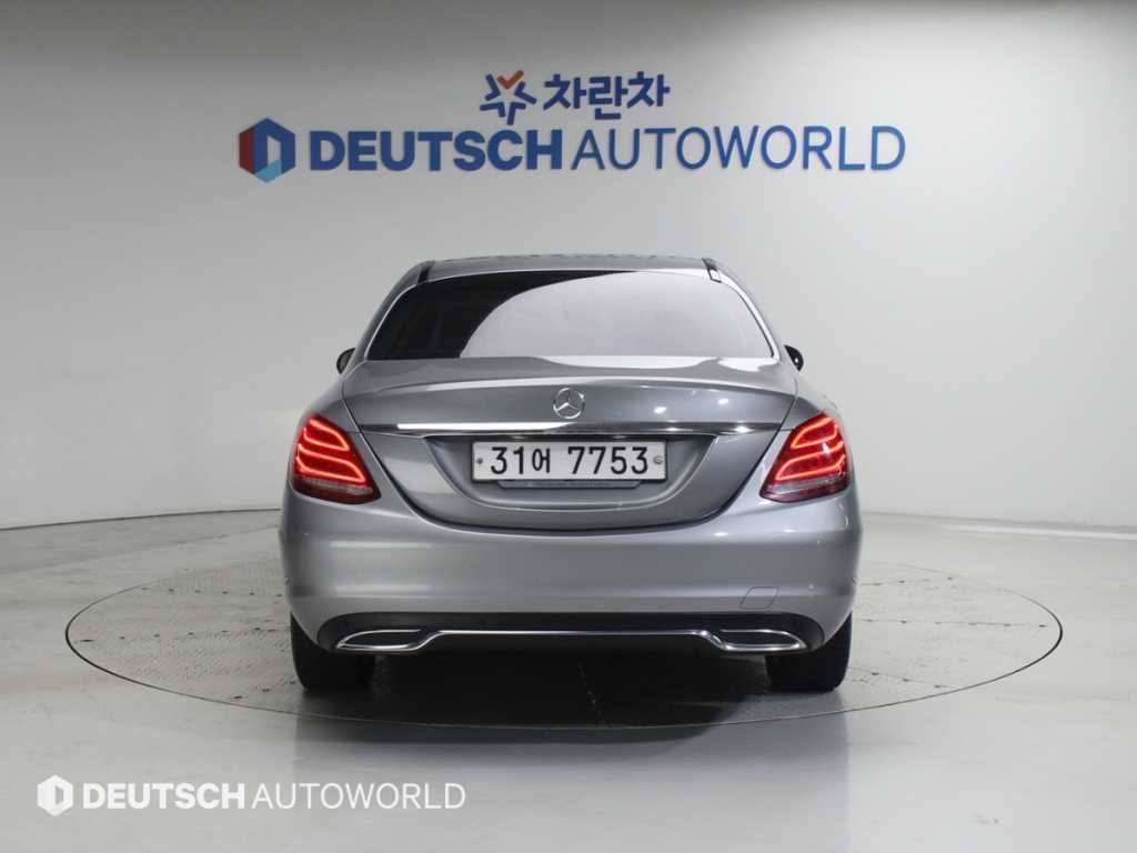 벤츠 C 클래스 C클래스 W205 C220 블루텍 익스클루시브 이미지 4