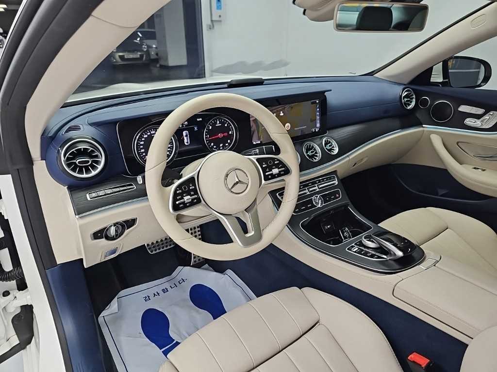 벤츠 E 클래스 E-클래스 W213 E220d 쿠페 이미지 8
