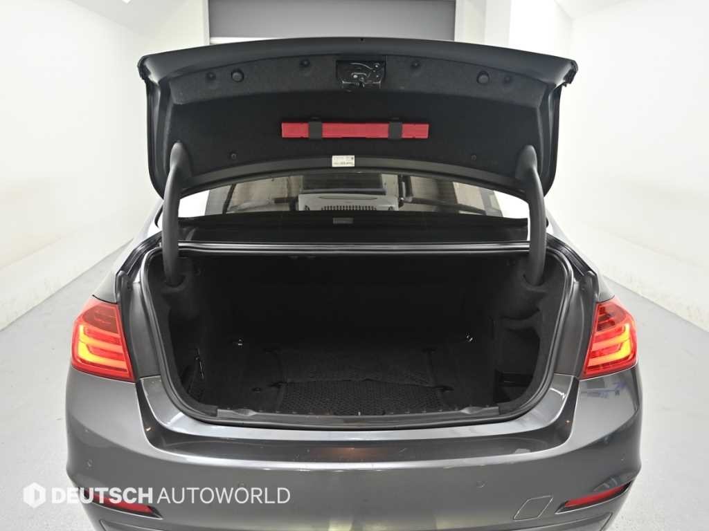 BMW 3시리즈 3시리즈 (F30) 320d xDrive 이미지 19