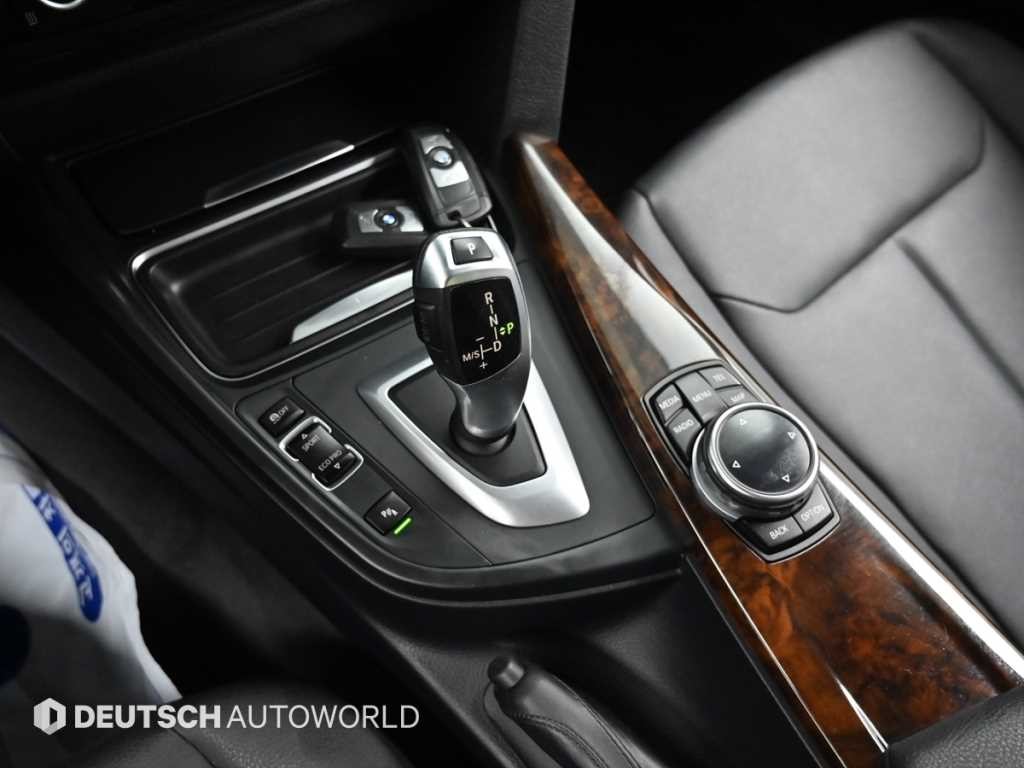 BMW 3시리즈 3시리즈 (F30) 320d xDrive 이미지 9