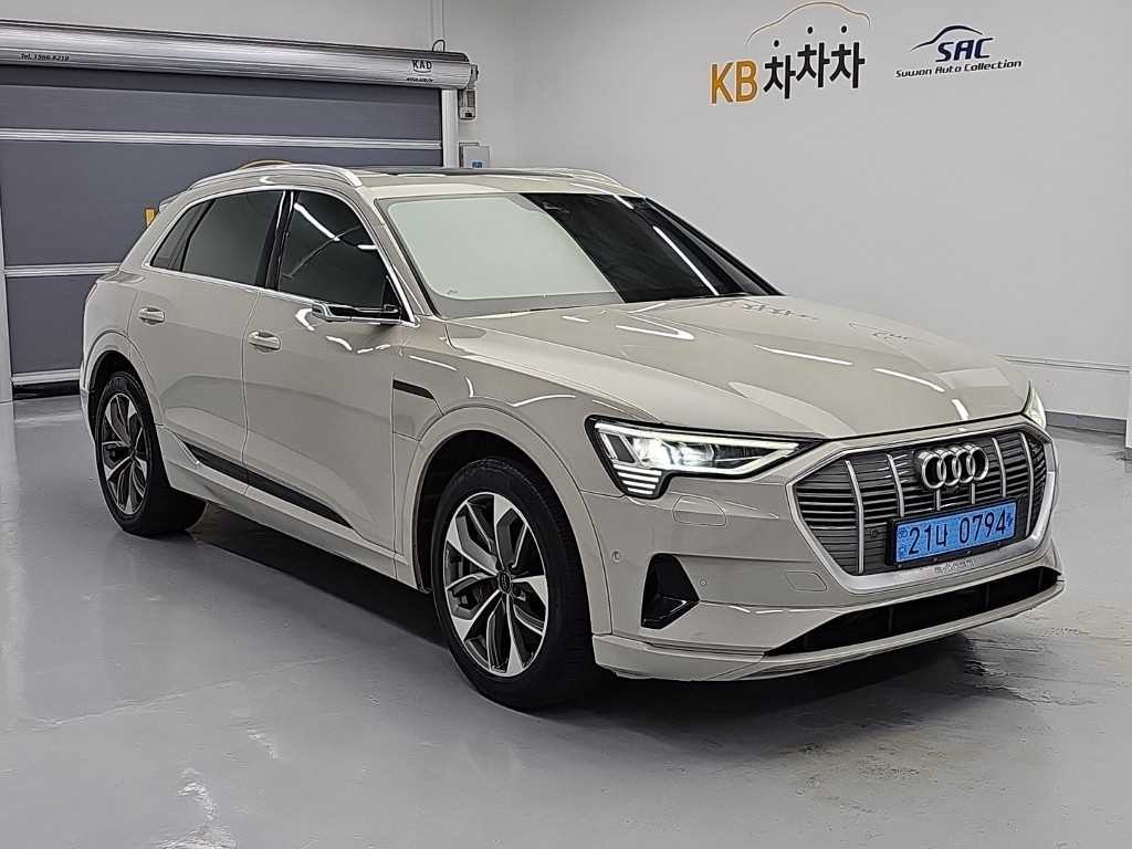 아우디 e-트론 55 콰트로 이미지 4