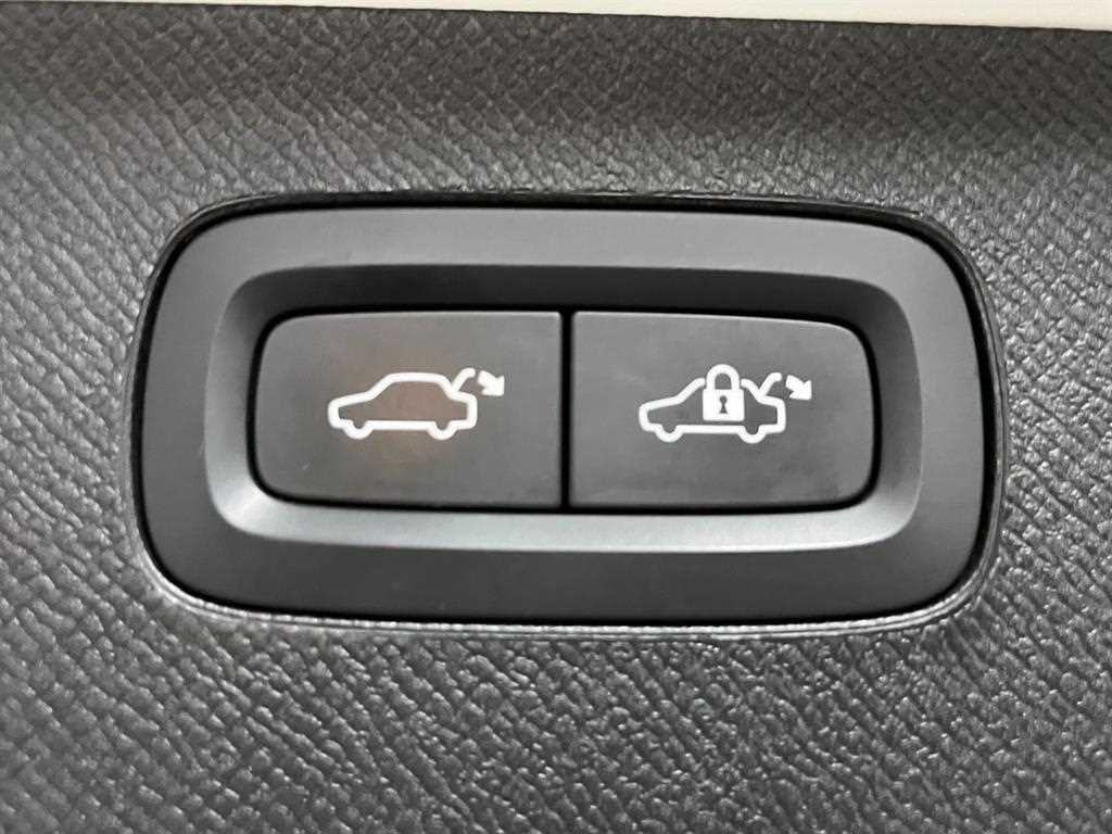볼보 XC90 XC90 2세대 2.0 T8 AWD 얼티메이트 브라이트 이미지 7