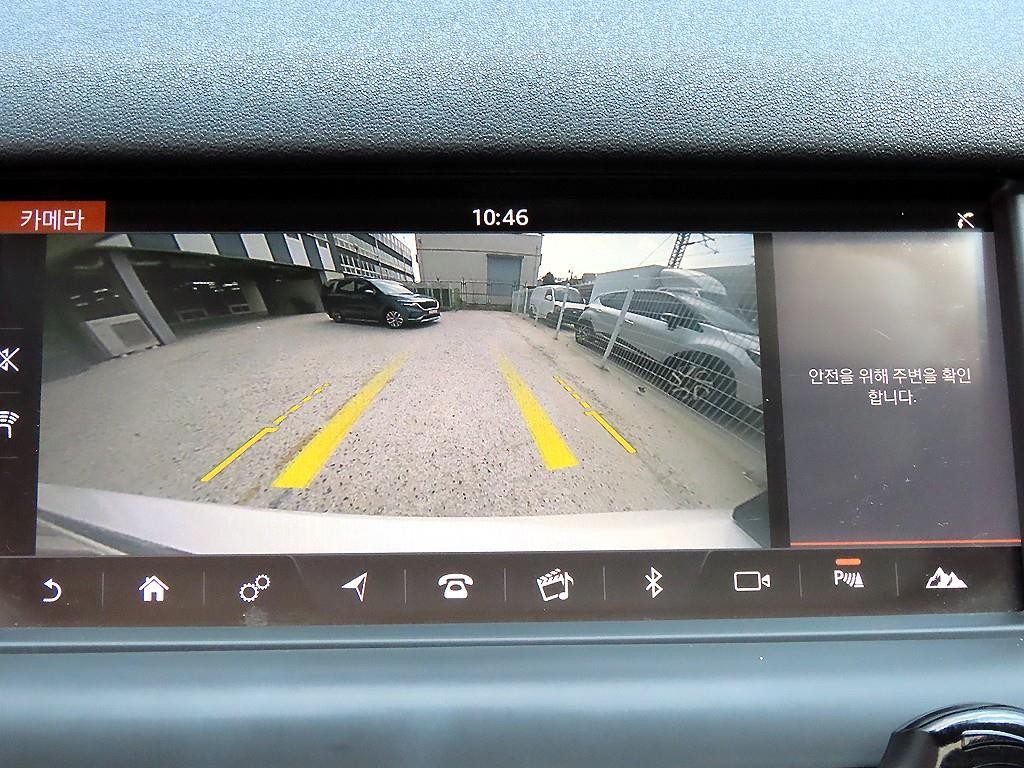 랜드로버 디스커버리 스포츠 2.0 TD4 SE 이미지 14