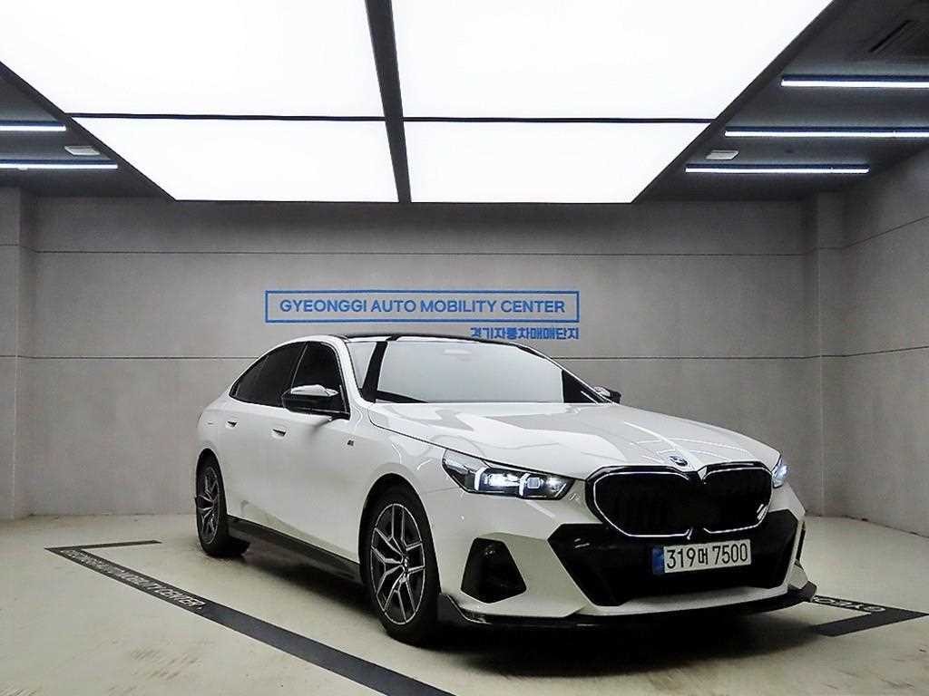 BMW 5시리즈 5시리즈 (G60) 520i M 스포츠 이미지 1