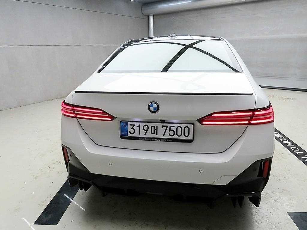 BMW 5시리즈 5시리즈 (G60) 520i M 스포츠 이미지 3