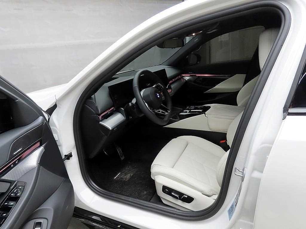 BMW 5시리즈 5시리즈 (G60) 520i M 스포츠 이미지 5