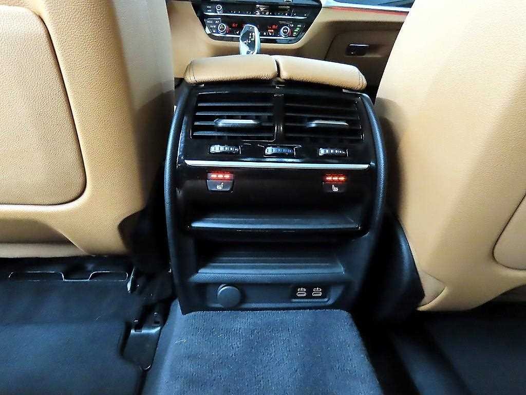 BMW 5시리즈 5시리즈 (G30) 520i 럭셔리 이미지 12