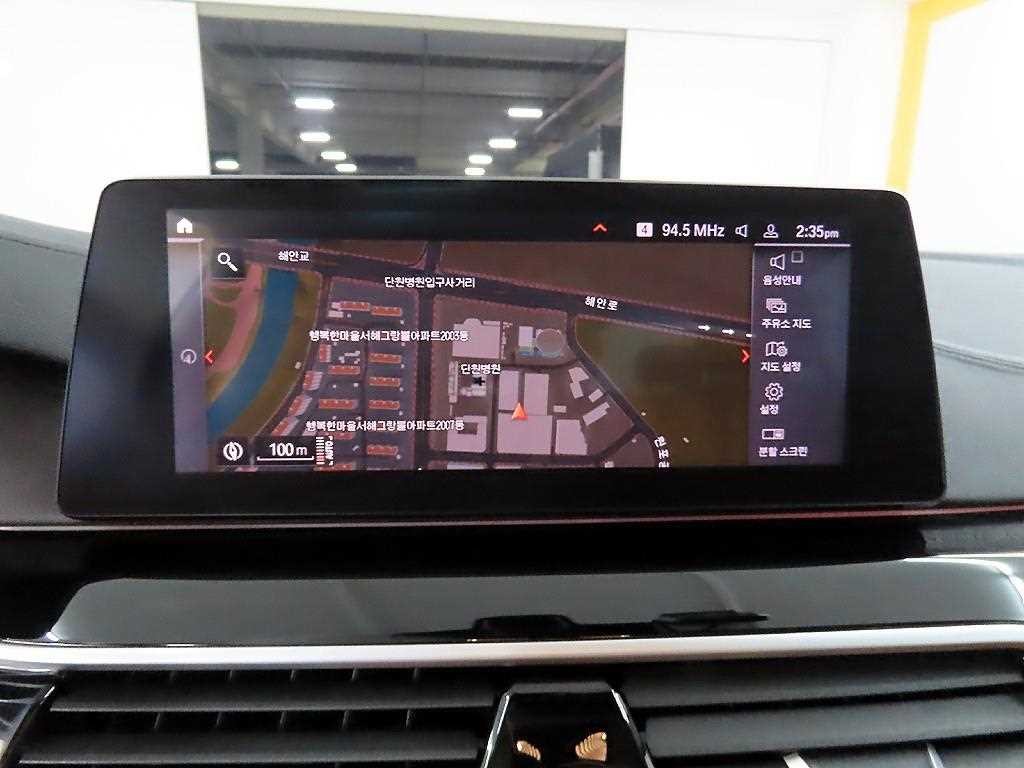 BMW 5시리즈 5시리즈 (G30) 520i 럭셔리 이미지 14