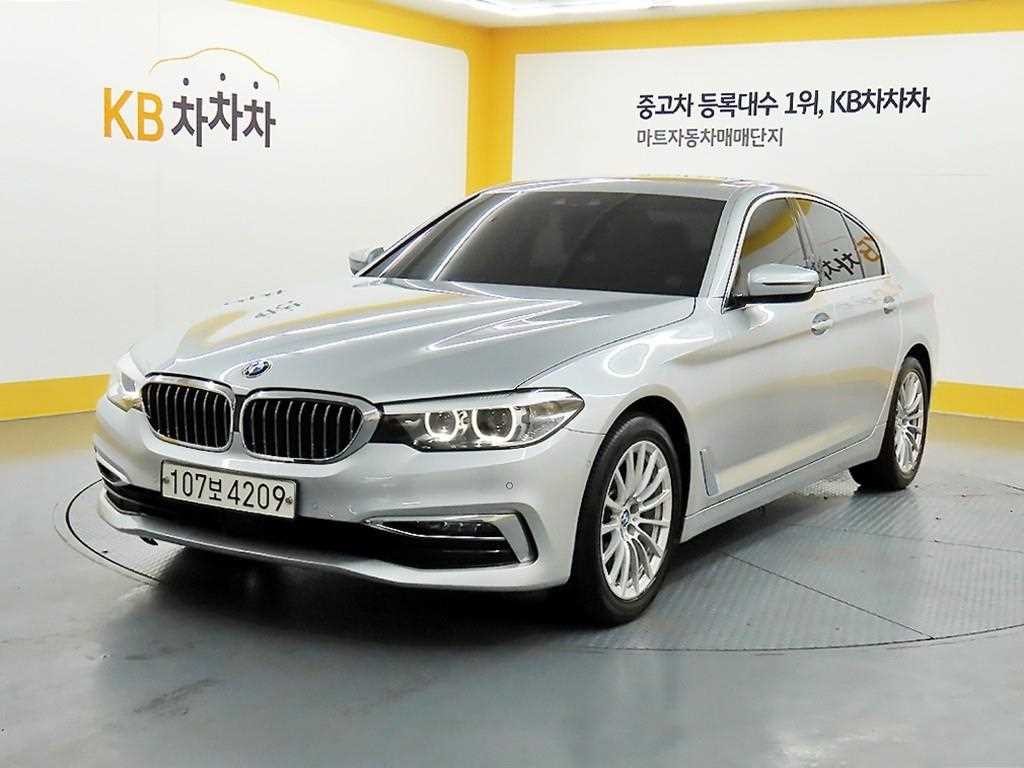 BMW 5시리즈 5시리즈 (G30) 520i 럭셔리 이미지 2