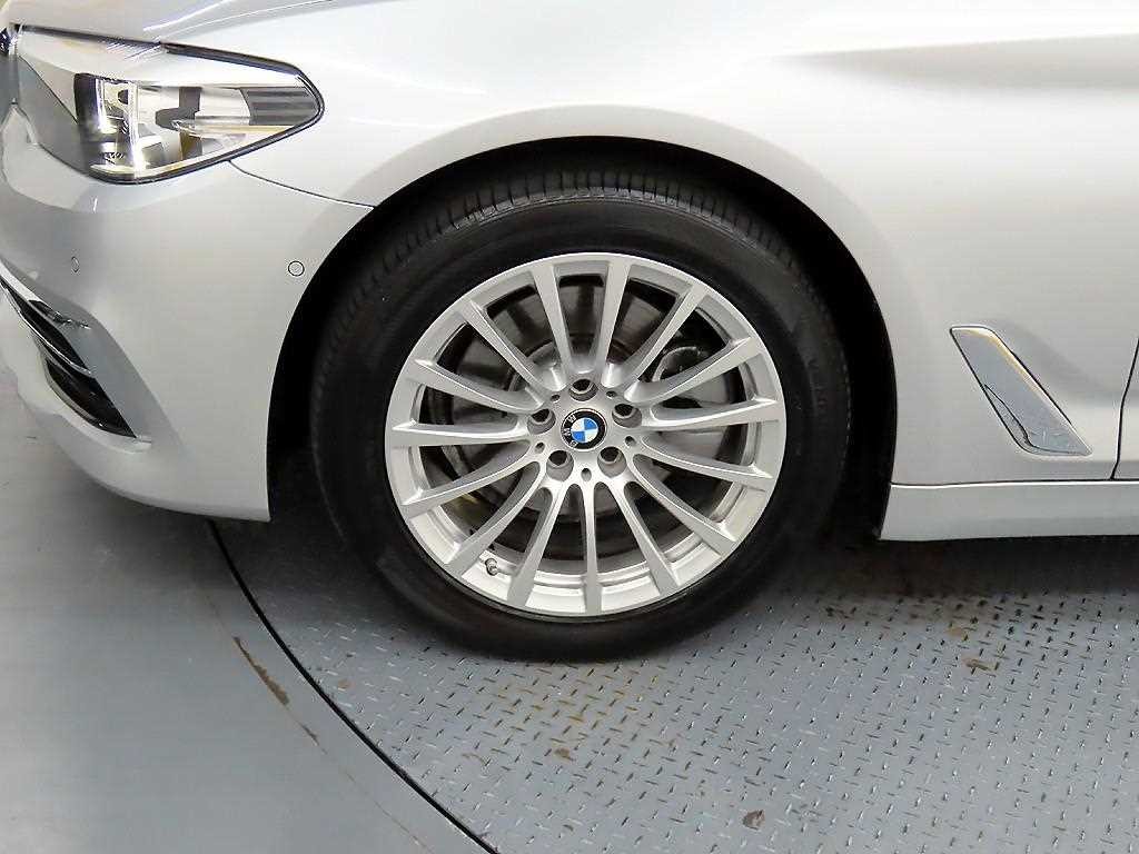 BMW 5시리즈 5시리즈 (G30) 520i 럭셔리 이미지 20