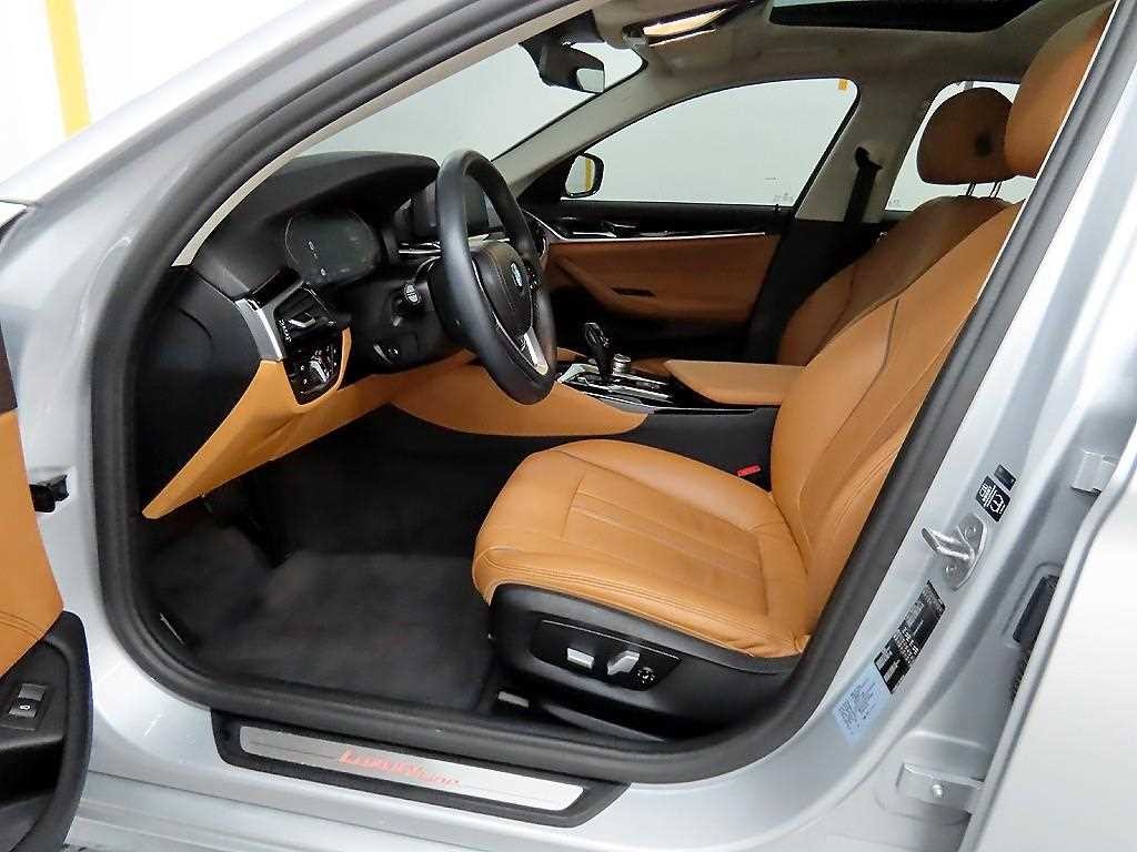BMW 5시리즈 5시리즈 (G30) 520i 럭셔리 이미지 5