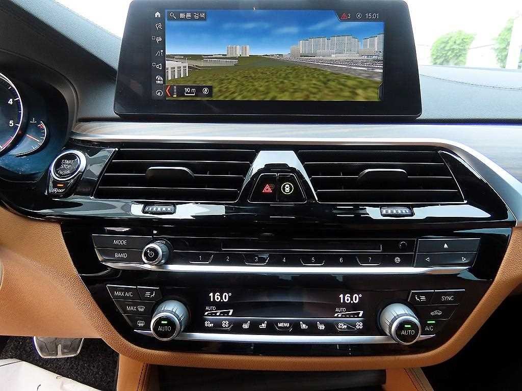 BMW 5시리즈 5시리즈 (G30) 520d M 스포츠 플러스 이미지 13
