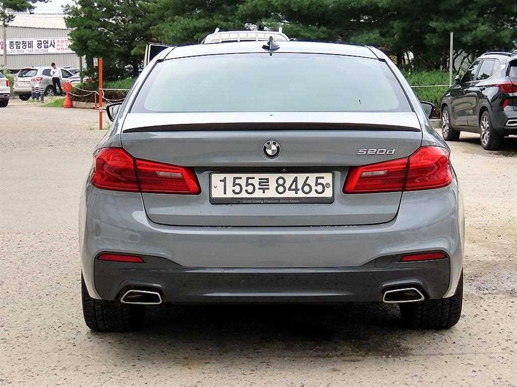 BMW 5시리즈 5시리즈 (G30) 520d M 스포츠 플러스 이미지 5