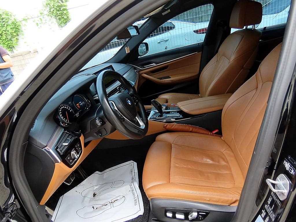 BMW 5시리즈 5시리즈 (G30) 520d M 스포츠 플러스 이미지 6