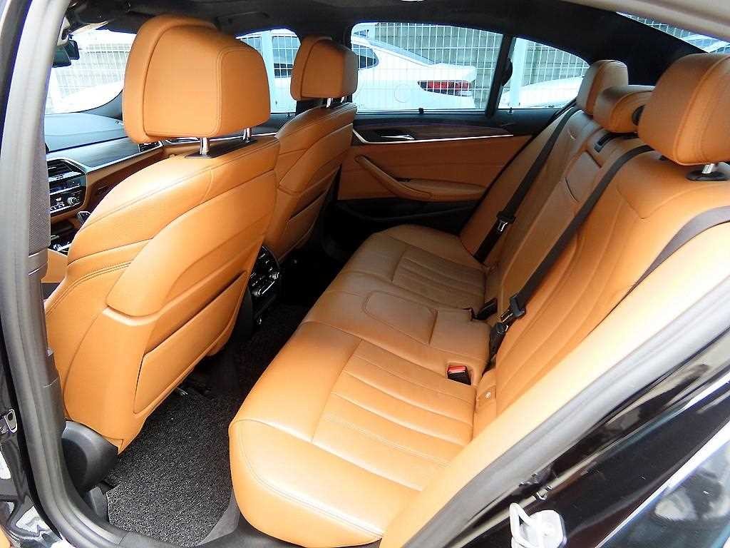 BMW 5시리즈 5시리즈 (G30) 520d M 스포츠 플러스 이미지 7