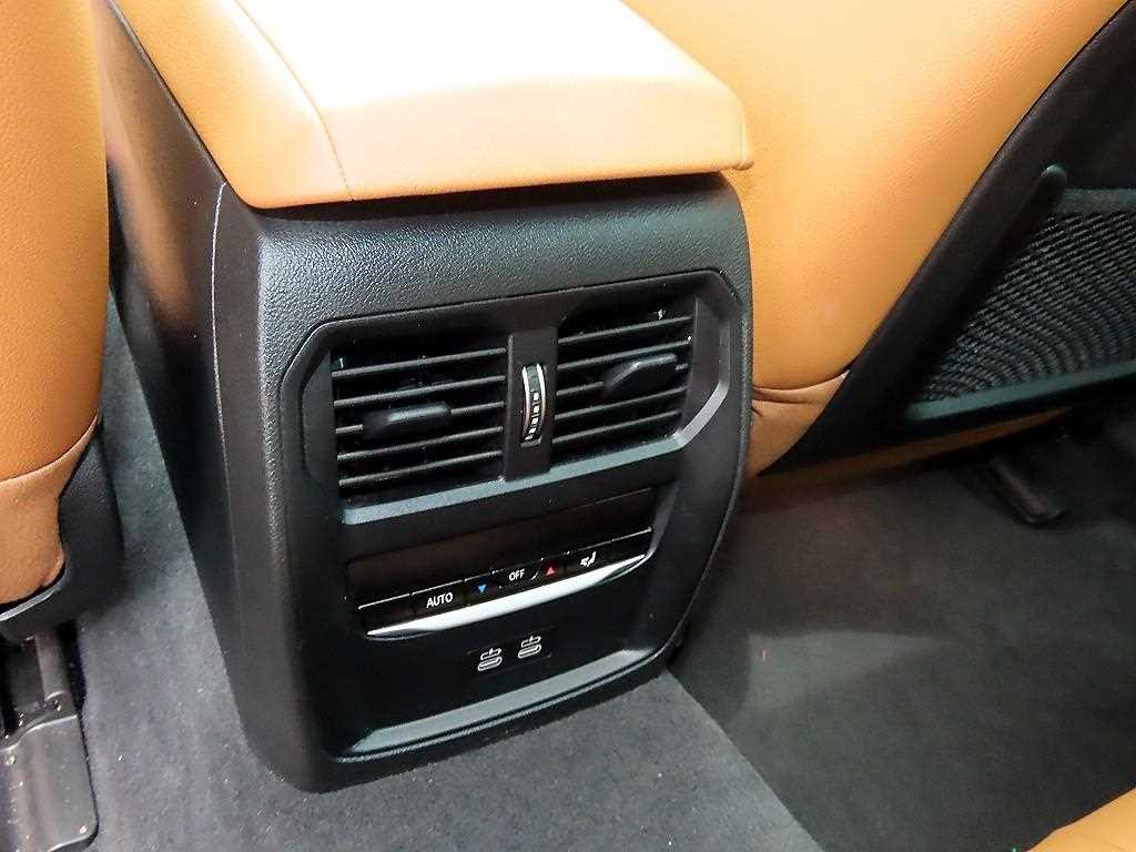BMW i4 eDrive 40 M 스포츠 이미지 16