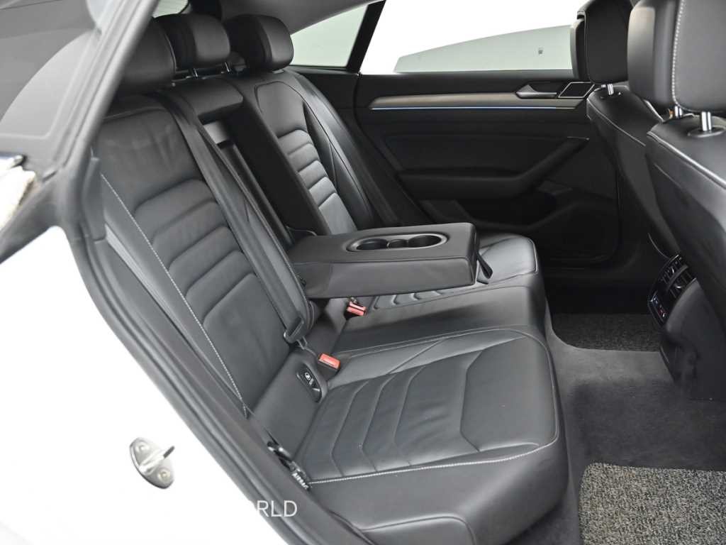 폭스바겐 아테온 2.0 TDI 엘레강스 프레스티지 이미지 12