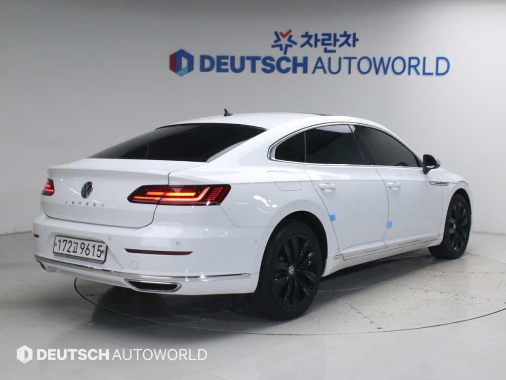 폭스바겐 아테온 2.0 TDI 엘레강스 프레스티지 이미지 2