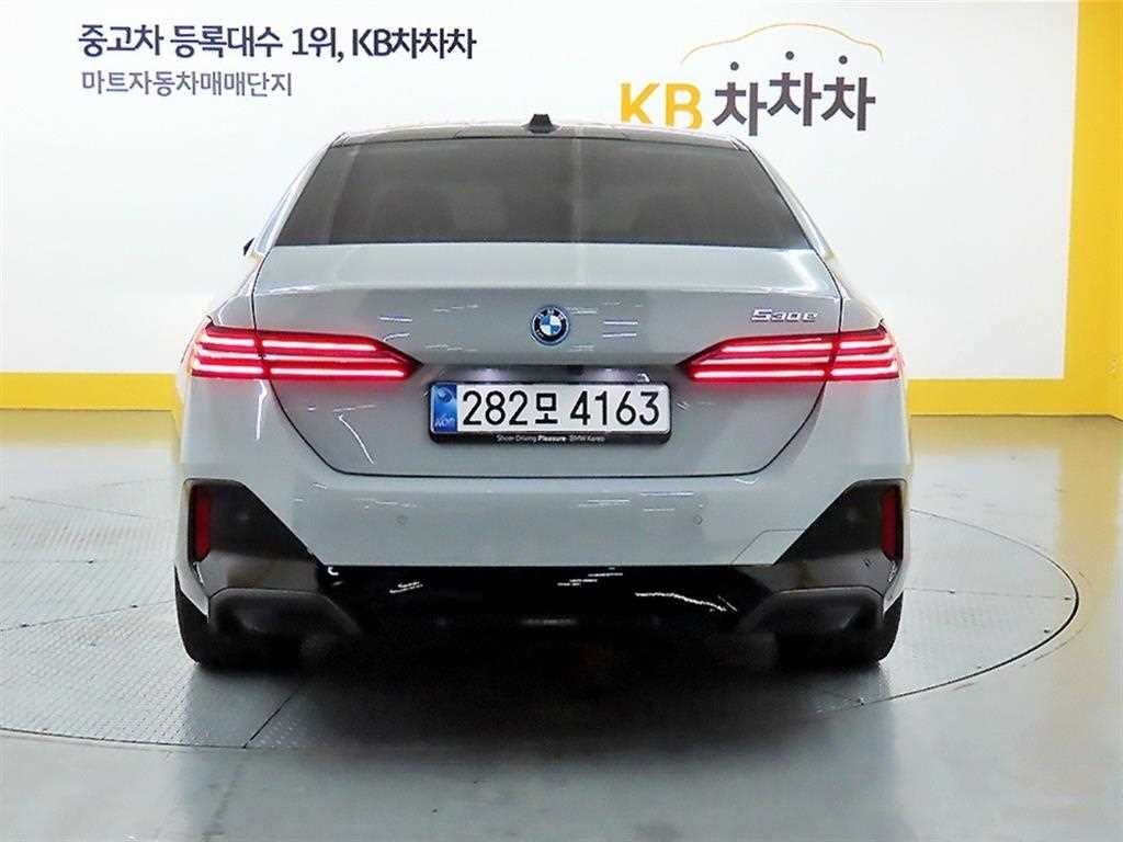 BMW 5시리즈 5시리즈 (G60) 530e M 스포츠 이미지 3
