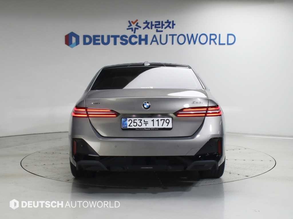 BMW 5시리즈 5시리즈 (G60) 530i xDrive M 스포츠 이미지 4