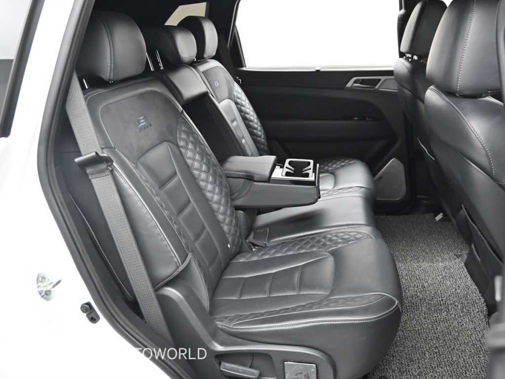 KG모빌리티(쌍용) 렉스턴 올 뉴 렉스턴 (Y450) 디젤 2.2 4WD 더 블랙 이미지 12