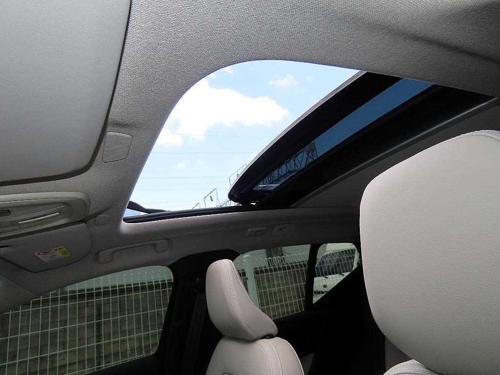 볼보 XC40 B4 AWD 얼티메이트 브라이트 이미지 17