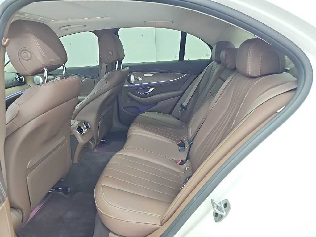 벤츠 E 클래스 E-클래스 W213 E300 4MATIC 익스클루시브 이미지 12