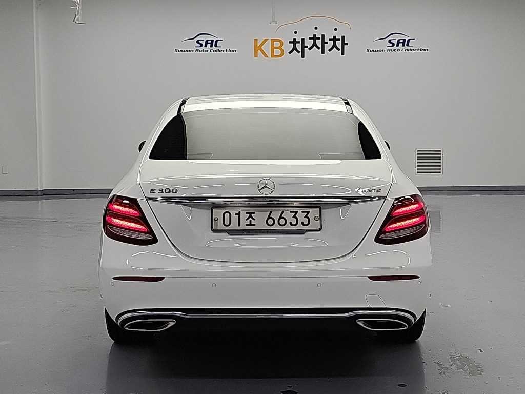 벤츠 E 클래스 E-클래스 W213 E300 4MATIC 익스클루시브 이미지 3
