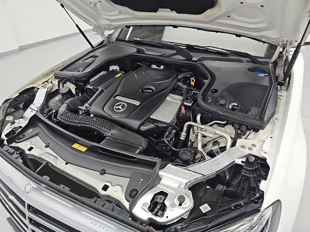 벤츠 E 클래스 E-클래스 W213 E300 4MATIC 익스클루시브 이미지 5