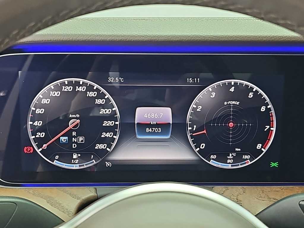 벤츠 E 클래스 E-클래스 W213 E300 4MATIC 익스클루시브 이미지 6