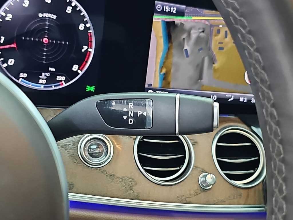 벤츠 E 클래스 E-클래스 W213 E300 4MATIC 익스클루시브 이미지 8