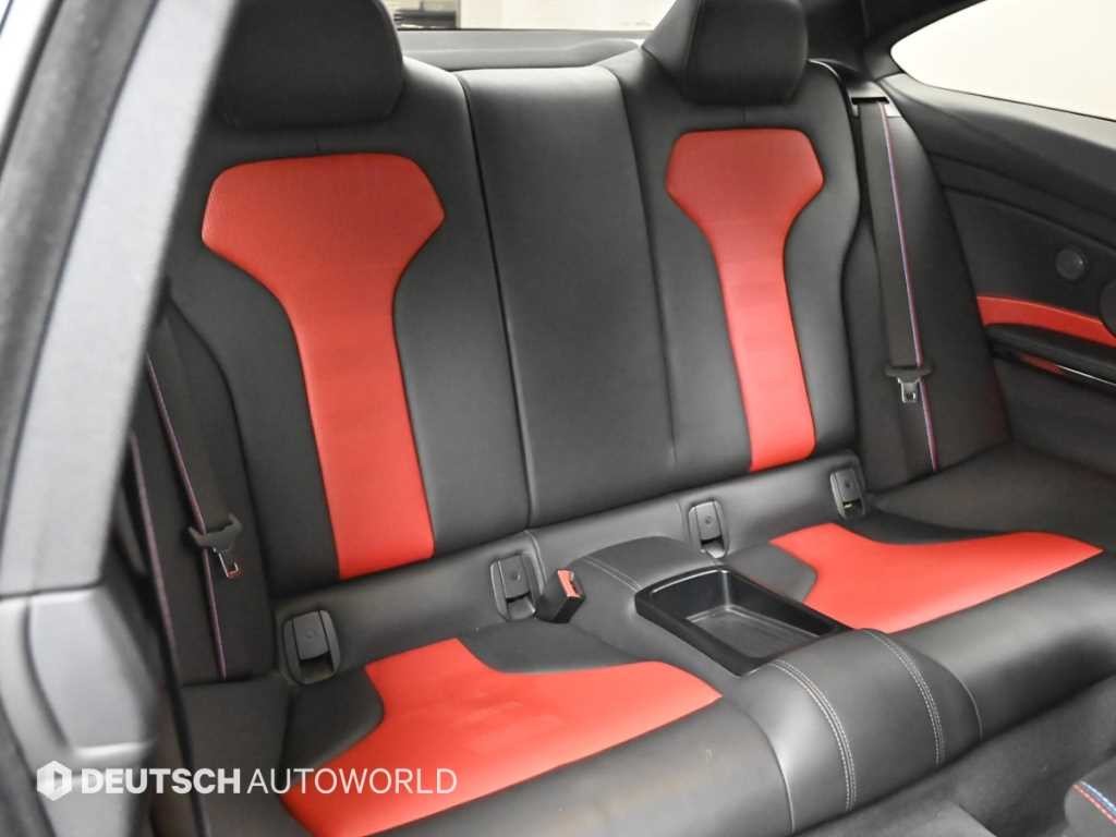 BMW 4시리즈 M4 (F82) 쿠페 컨패티션 헤리티지 이미지 12