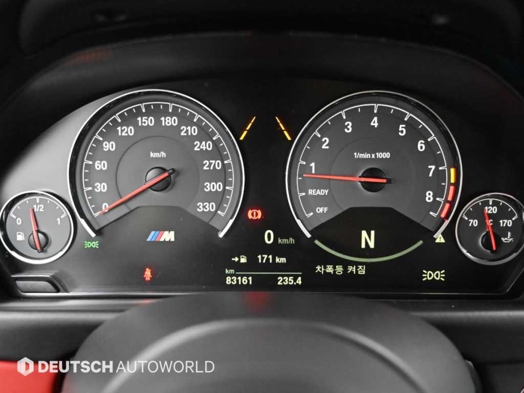 BMW 4시리즈 M4 (F82) 쿠페 컨패티션 헤리티지 이미지 8