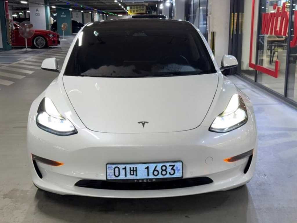 테슬라 모델 3 RWD 이미지 1