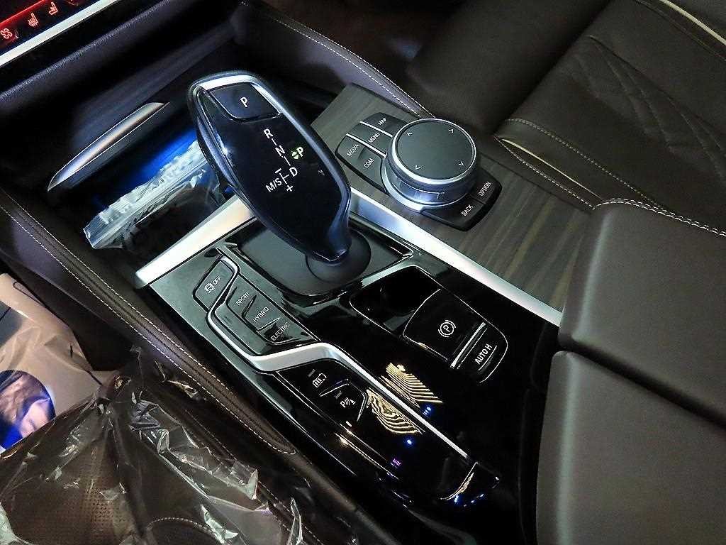 BMW 5시리즈 5시리즈 (G30) 530e M 스포츠 이미지 12