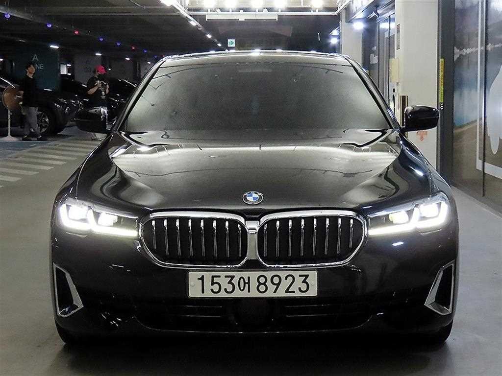 BMW 5시리즈 5시리즈 (G30) 530e M 스포츠 이미지 2
