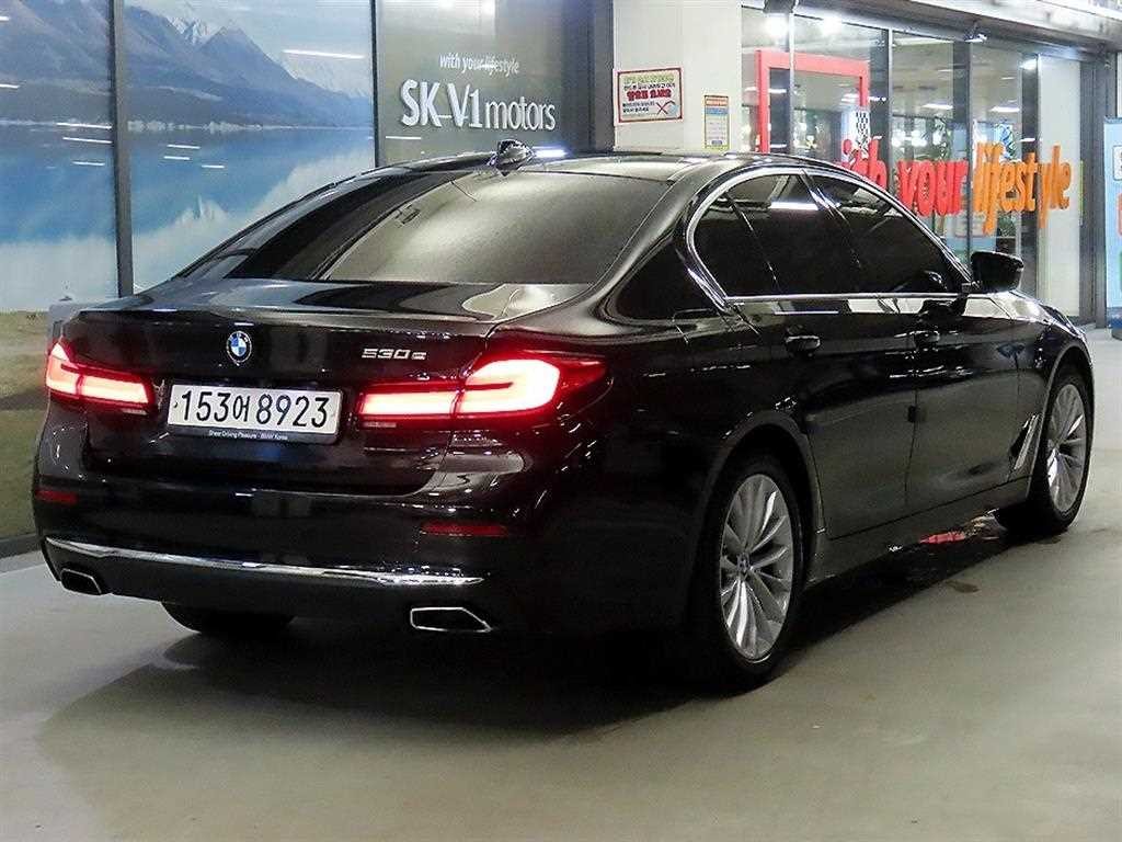 BMW 5시리즈 5시리즈 (G30) 530e M 스포츠 이미지 4