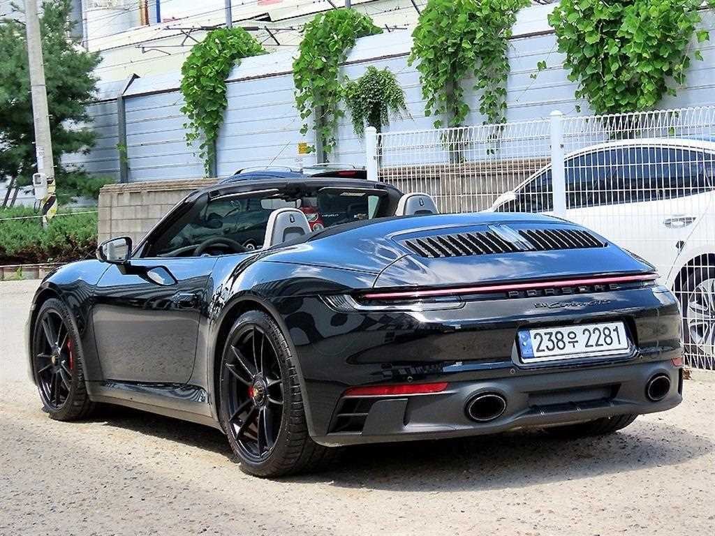 포르쉐 911 911(992) 카레라 GTS 카브리올레 이미지 3