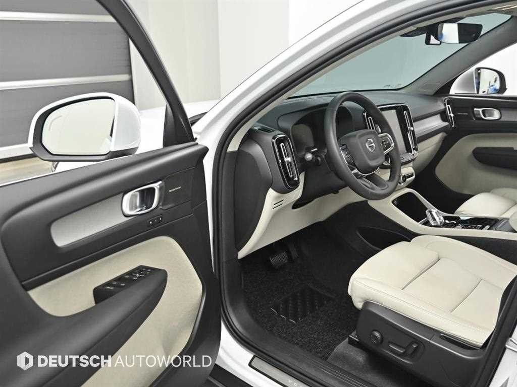 볼보 XC40 B4 AWD 얼티메이트 브라이트 이미지 11