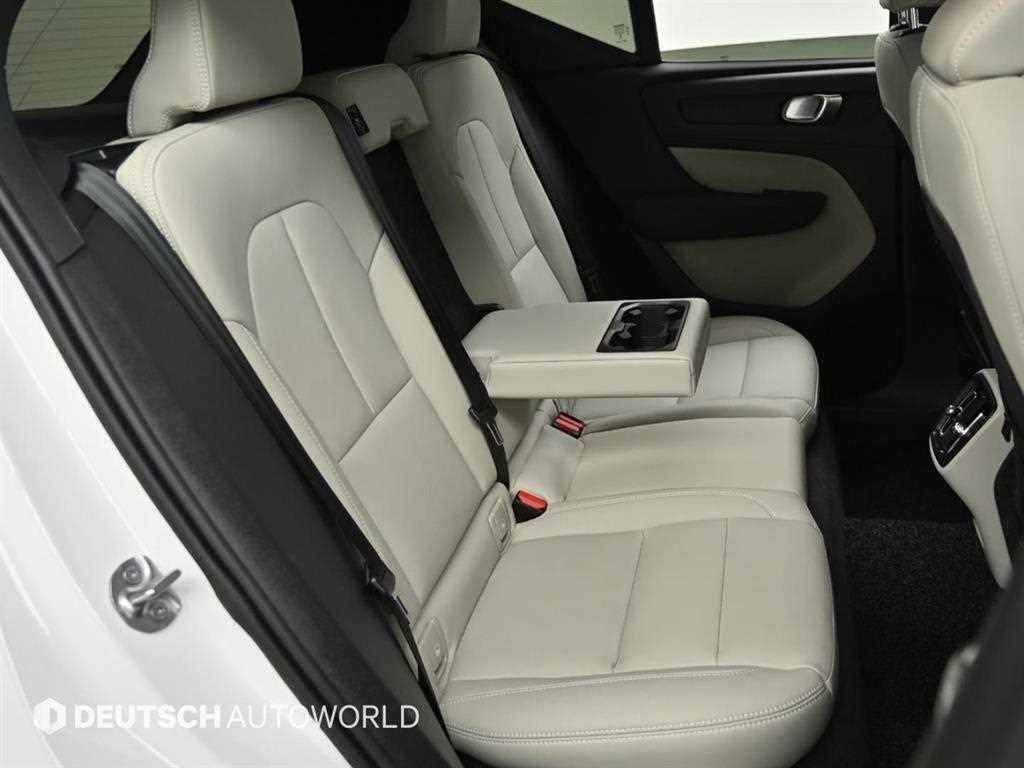 볼보 XC40 B4 AWD 얼티메이트 브라이트 이미지 12