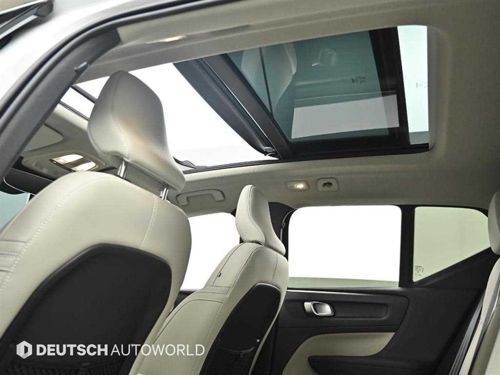 볼보 XC40 B4 AWD 얼티메이트 브라이트 이미지 18