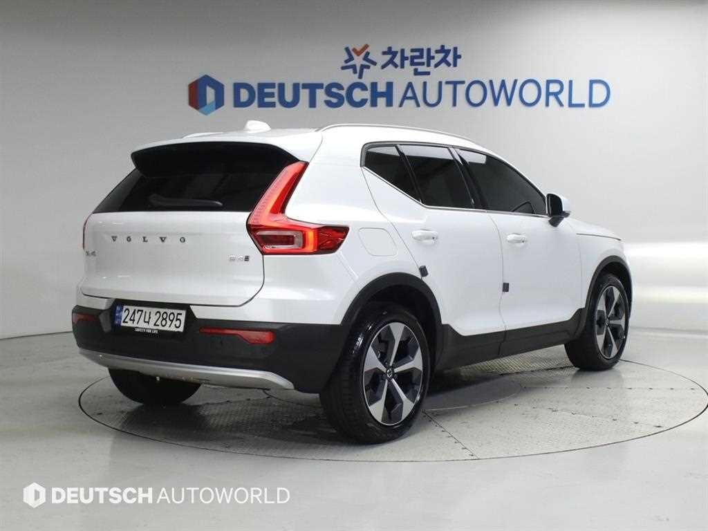 볼보 XC40 B4 AWD 얼티메이트 브라이트 이미지 2