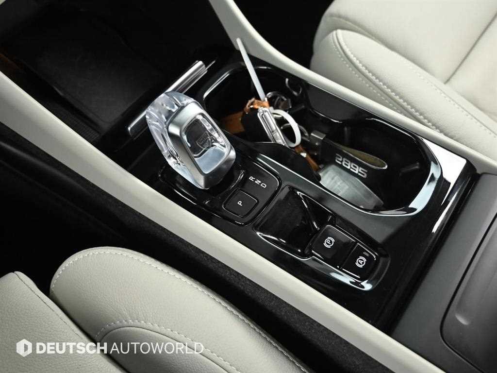 볼보 XC40 B4 AWD 얼티메이트 브라이트 이미지 9