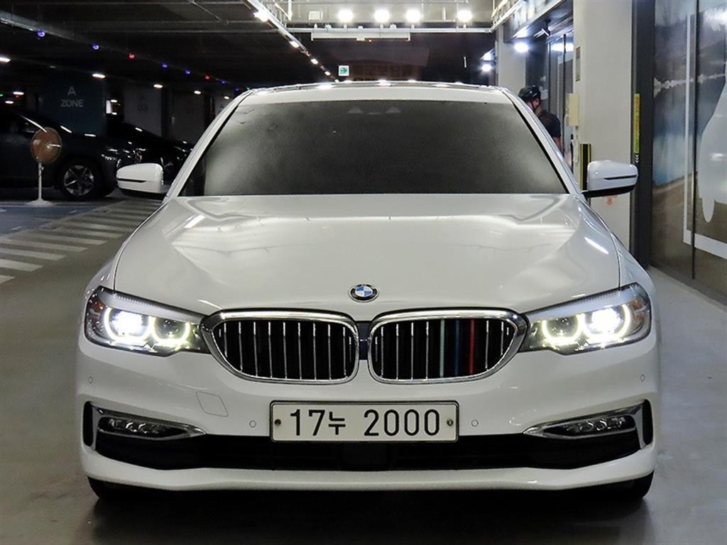 BMW 5시리즈 5시리즈 (G30) 520i 럭셔리 이미지 1