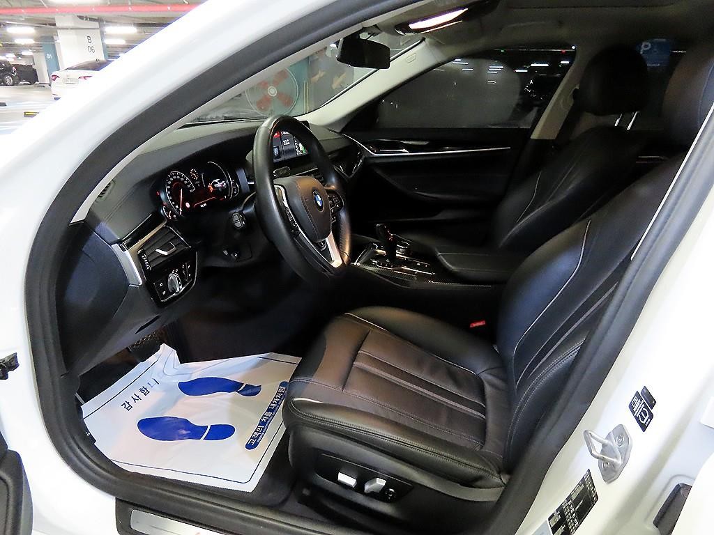 BMW 5시리즈 5시리즈 (G30) 520i 럭셔리 이미지 9