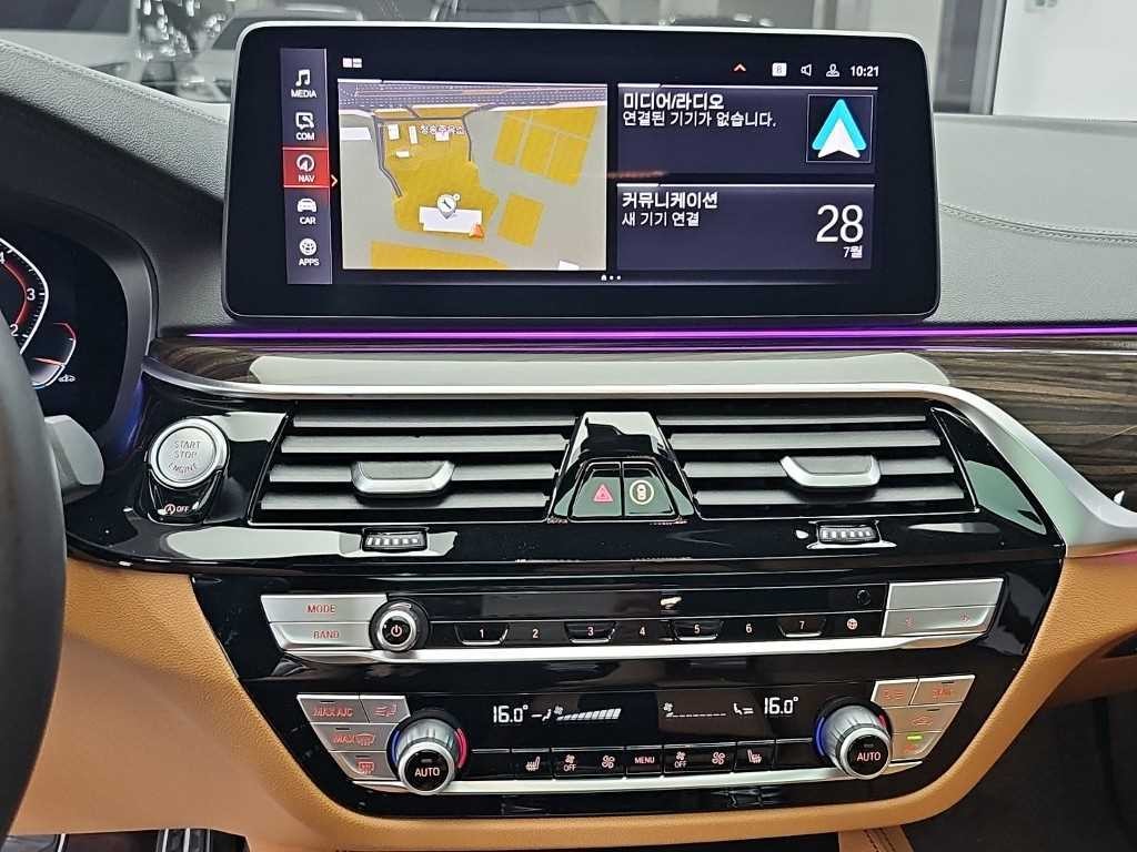 BMW 5시리즈 5시리즈 (G30) 520i M 스포츠 이미지 10