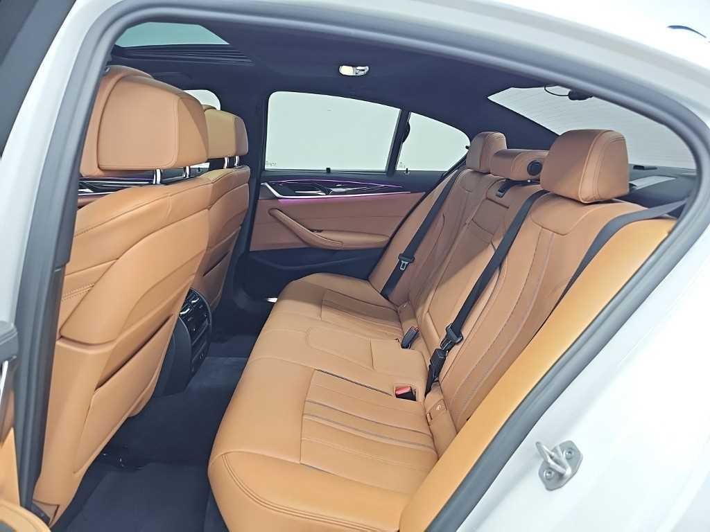 BMW 5시리즈 5시리즈 (G30) 520i M 스포츠 이미지 12