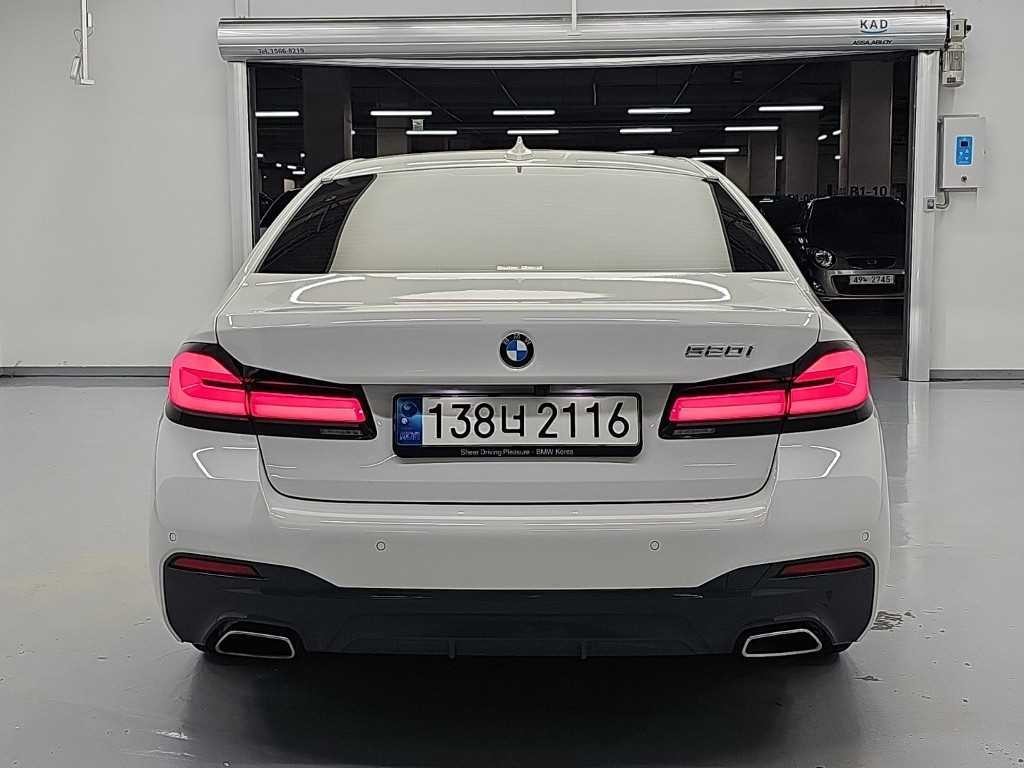 BMW 5시리즈 5시리즈 (G30) 520i M 스포츠 이미지 3